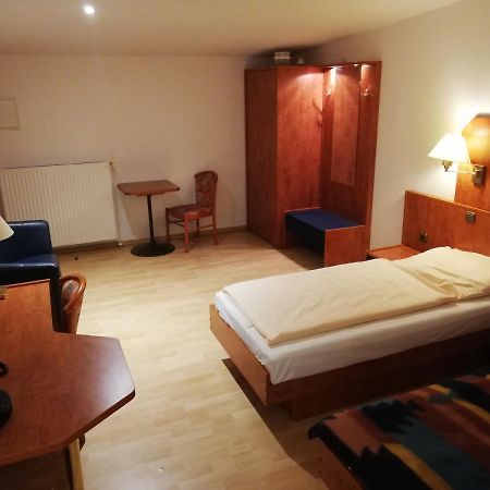 Hotel Dorfschaenke Büdelsdorf المظهر الخارجي الصورة