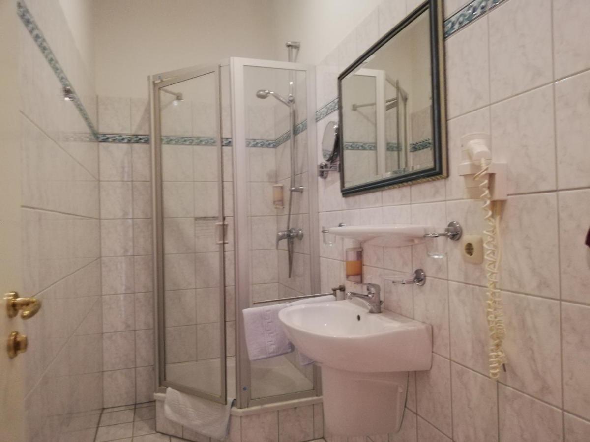 Hotel Dorfschaenke Büdelsdorf المظهر الخارجي الصورة